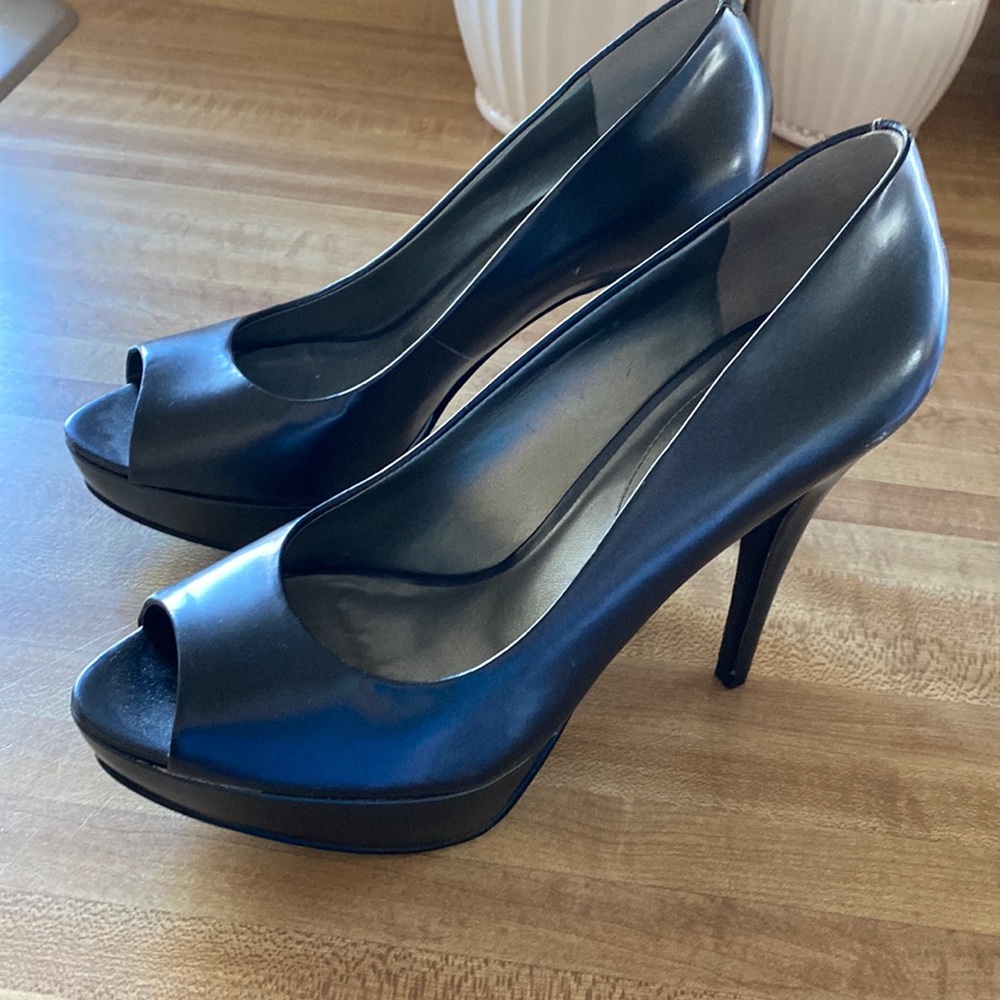 Guess, peep toe, 4 inch, spike heels, platforms.